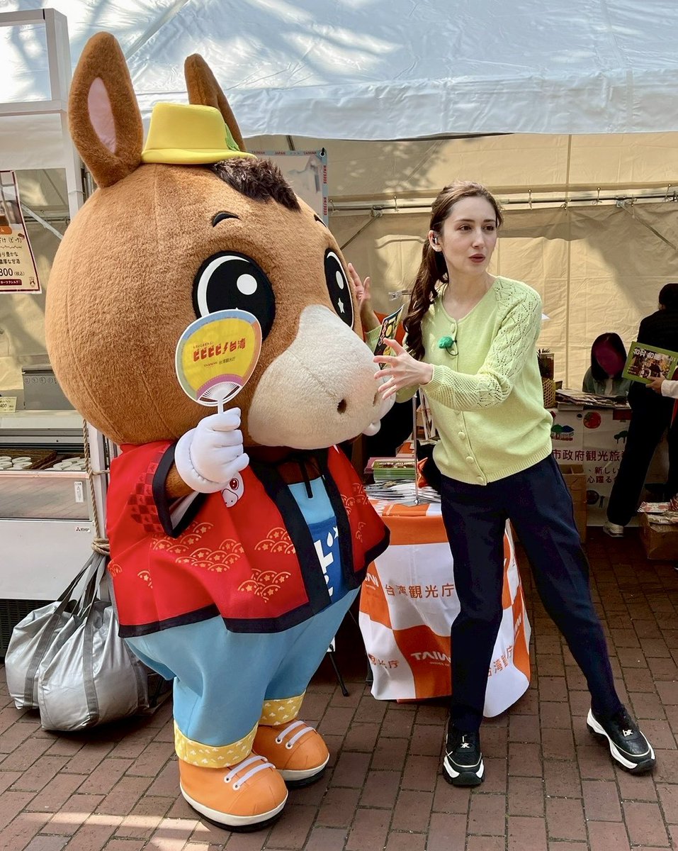 kissaNatalie's tweet photo. こんにちは
今週も喫茶ナタリー13時開店です☕️

#43 メニューは「タクシーをかっ飛ばして会いに行ってきました」🚕💨

Spotify、Apple Podcast、Amazon musicでお楽しみください
YouTubeにも随時アップ

感想やリクエストお待ちしております！
📩kissa@modea.co.jp

#アンヌ遙香 
#喫茶ナタリー
#MODEA https://t.co/y6vC1jGuGG