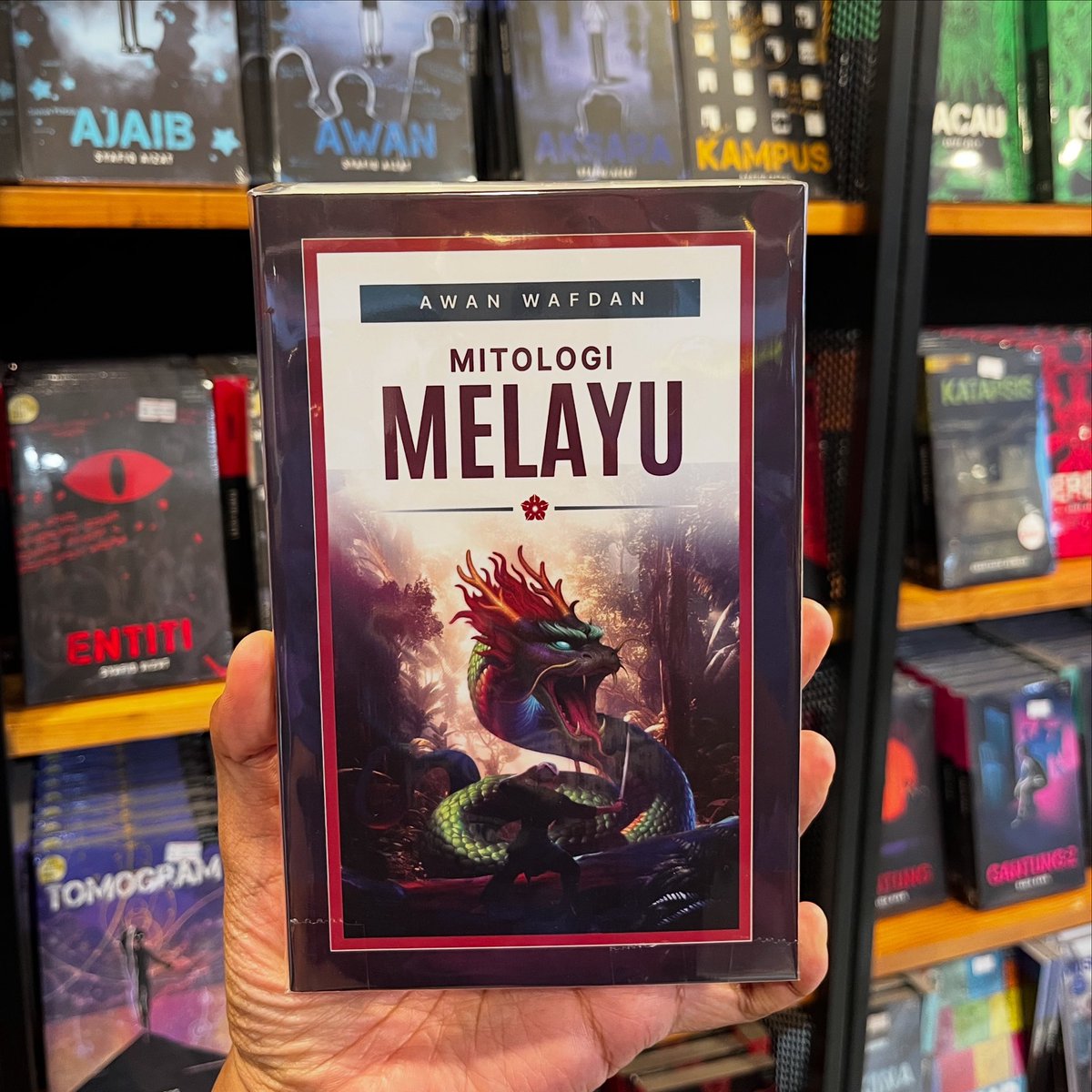 Kedai Fixi #3BukuFixiRM65 (@kedaifixi) on Twitter photo Buku Mitologi Melayu oleh <a href="/seketulawan/">Awan Wafdan</a> terbitan <a href="/thepatriotsasia/">The Patriots</a> kini boleh didapati di Kedai FIXI. Berharga RM28 sahaja. Buku Mitologi Melayu oleh <a href="/seketulawan/">Awan Wafdan</a> terbitan <a href="/thepatriotsasia/">The Patriots</a> kini boleh didapati di Kedai FIXI. Berharga RM28 sahaja.