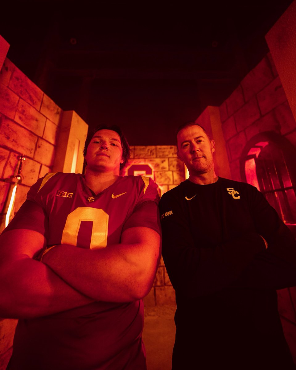 Jake_Johnson_'s tweet image. Grateful to @uscfb and everyone involved for my Official Visit, my family and I loved it! @LincolnRiley @Coach_Henny @CoachNua @dantonlynn @flowlikerob @CoachSkyJones @CoachTruCarroll @_maximus347
@WestonZernechel @skylarGphan @addiss_bc @houseof_victory @USC_Athletics @USC…