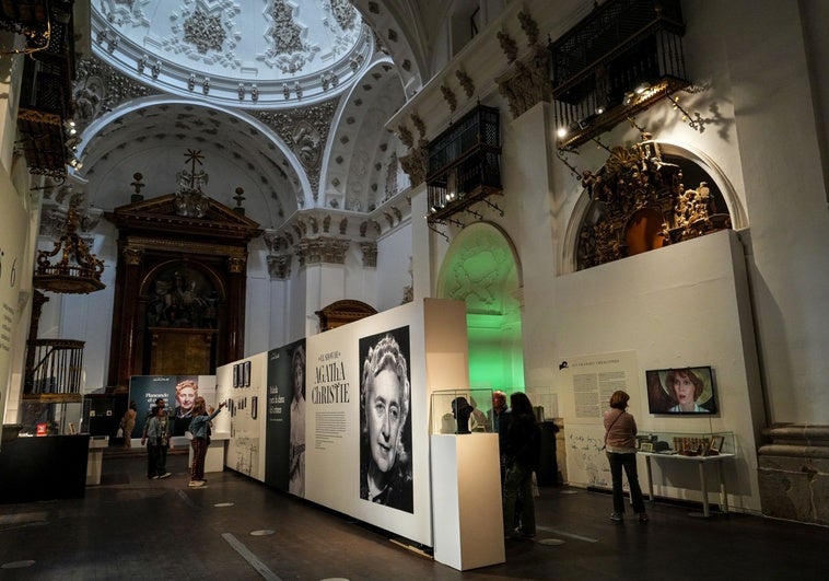 Valladolid acoge la primera «gran» retrospectiva en España del universo creativo de la escritora británica. Más de 500 objetos entre cartelería, atrezo y libros en varios idiomas componen una muestra de una autora «que abrió camino»