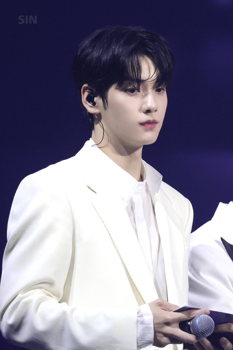 ra1sin81's tweet photo. 250621🎤 수비니 너무 잘했어요^ ^

#SOOBIN #수빈 #スビン
#txt  #TOMORROW_X_TOGETHER 
#투모로우바이투게더 https://t.co/P3w3GqdqgQ