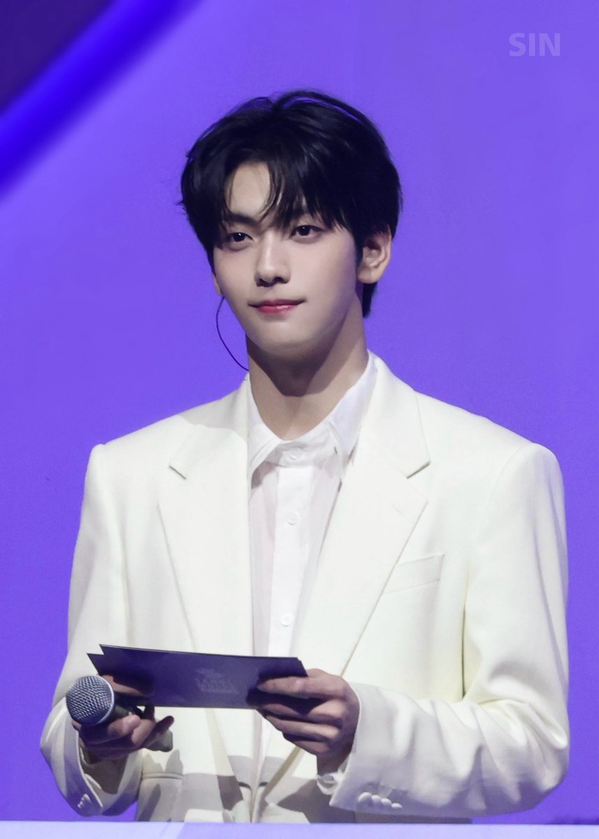 ra1sin81's tweet photo. 250621🎤 수비니 너무 잘했어요^ ^

#SOOBIN #수빈 #スビン
#txt  #TOMORROW_X_TOGETHER 
#투모로우바이투게더 https://t.co/P3w3GqdqgQ