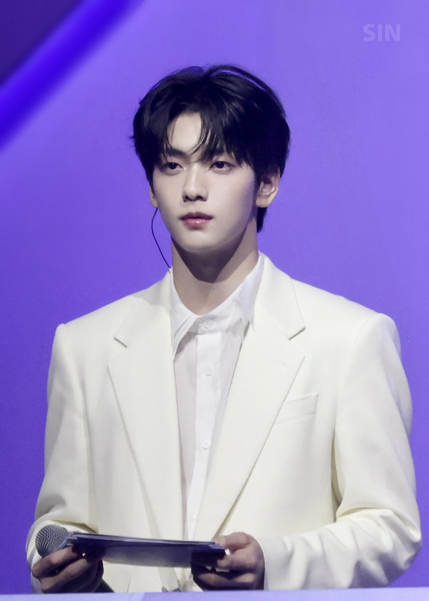 ra1sin81's tweet photo. 250621🎤 수비니 너무 잘했어요^ ^

#SOOBIN #수빈 #スビン
#txt  #TOMORROW_X_TOGETHER 
#투모로우바이투게더 https://t.co/P3w3GqdqgQ