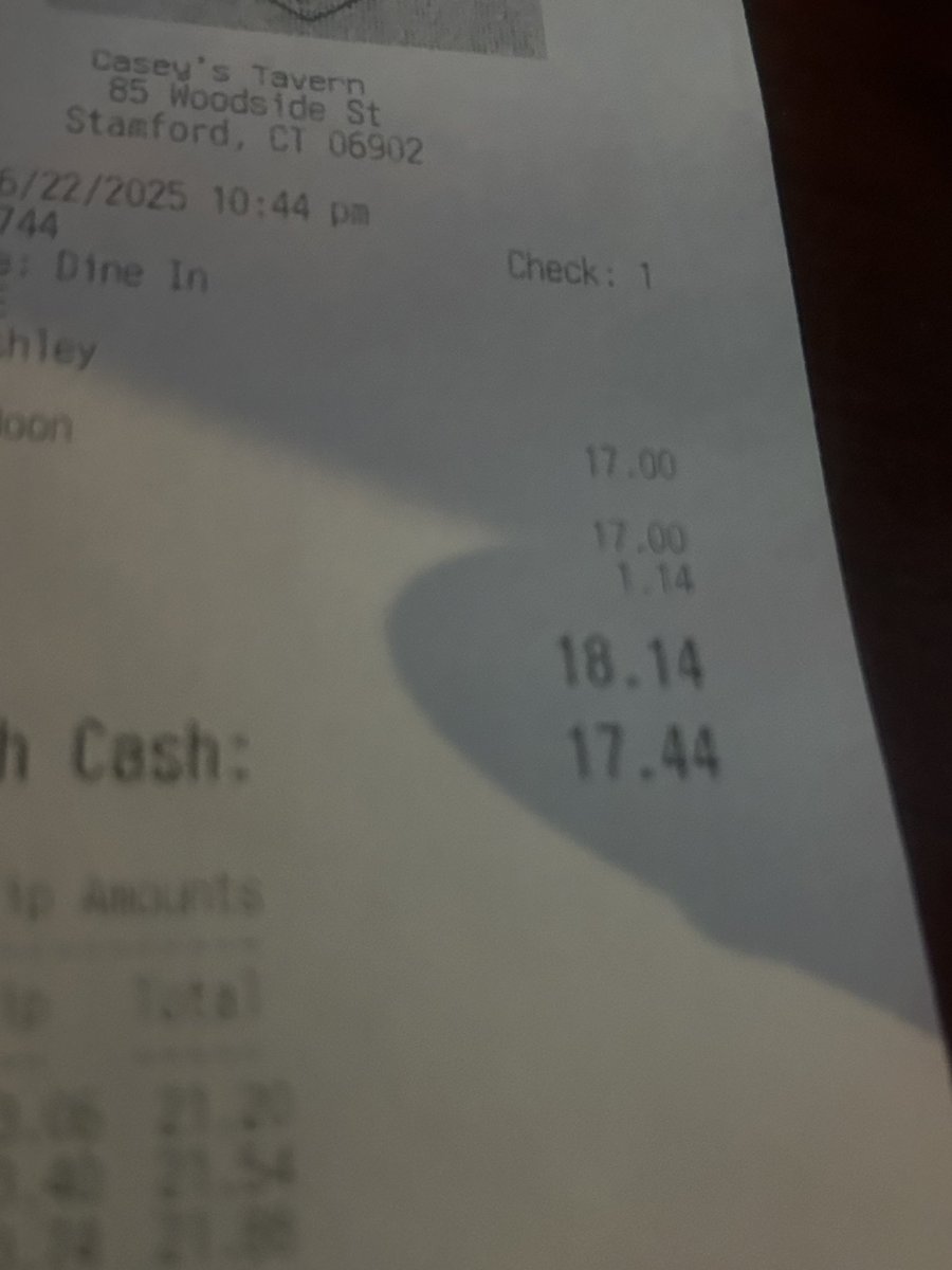 StancilJim's tweet photo. Iโve been here for 3 hours doing shots and seltzers back to back the whole time. As @lennysprinter2 would ask, guess the tip!!! #bestbarinamerica https://t.co/XcMbhFfXan