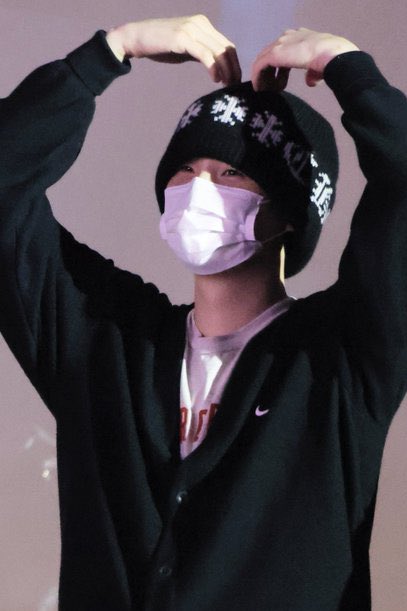 izumikan39's tweet photo. we love yoongi https://t.co/A6Mu7OvMx1