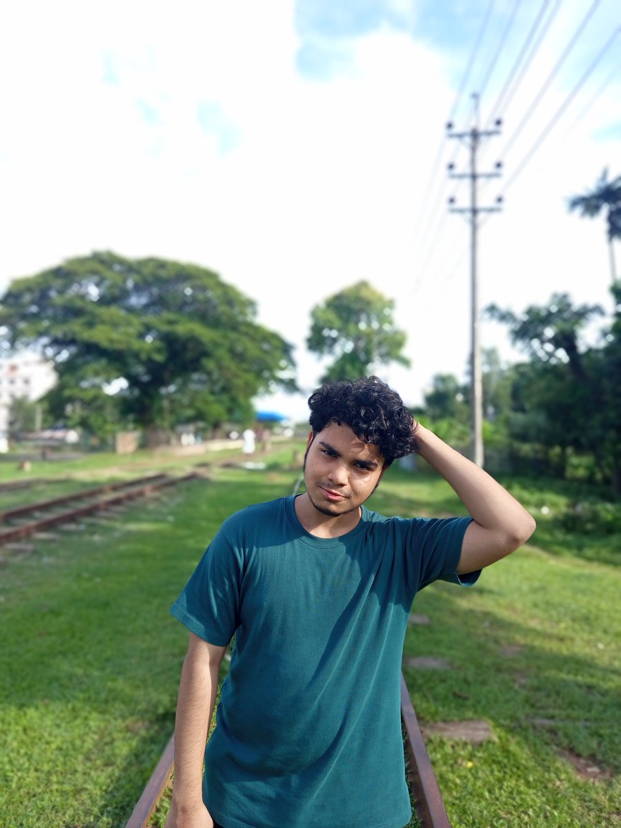 FHfahimhumaisa's tweet photo. 😎✨ Even if we’re not always in the same frame, the world knows — when brothers move together, stories are born. 📸🔥
#BrotherhoodVibes #UnbreakableBond #RealOnesOnly #FriendshipGoals #ViralMoments #TrainStationMood #LegendsTogether #NotJustFriend https://t.co/Vo8KEaiyMs