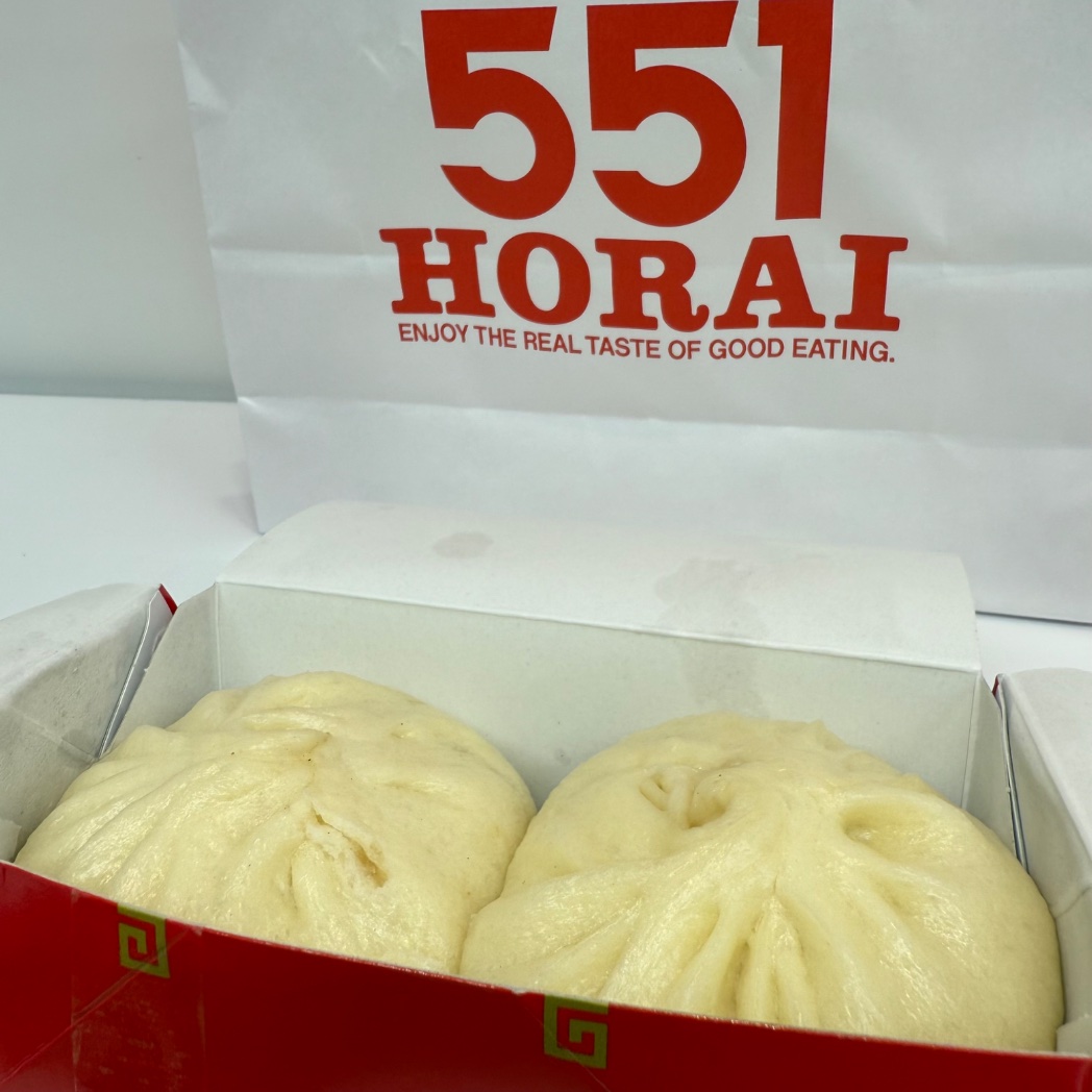 TKR1009's tweet photo. 池袋百貨店の551蓬莱の豚まん美味かった😋
人気なだけあるわー https://t.co/3eraapaYb3