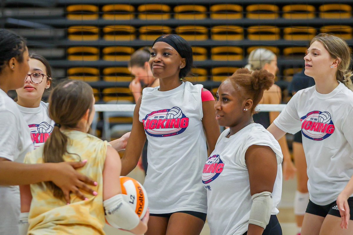 Ritenour Volleyball tweet media