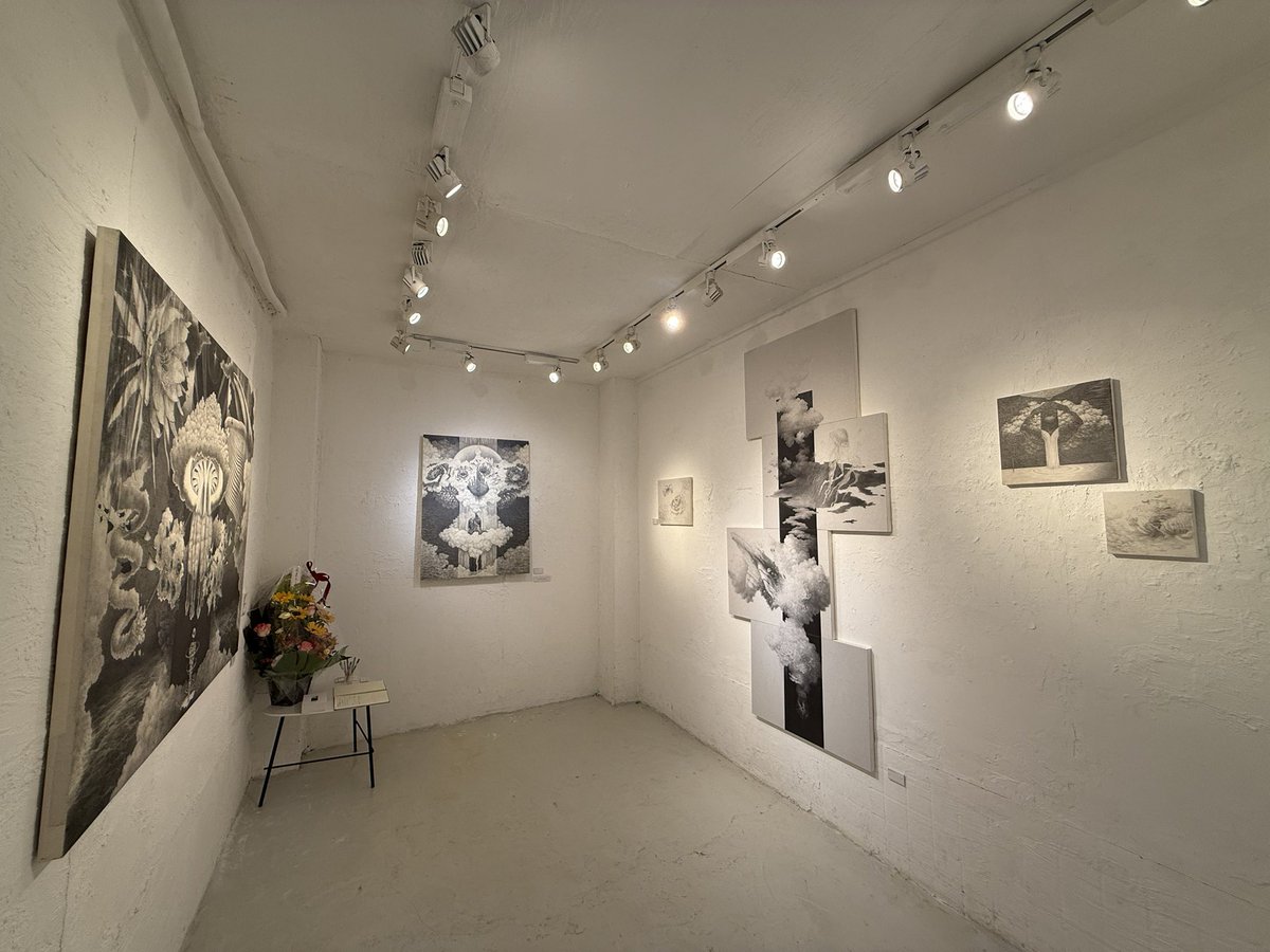 kisa ueda Solo Exhibition

6.21 (sat) - 29 (sun)
12:00 - 19:00

📍YUMENO GALLERY KICHIJOJI

既に3日目となってしまいましたが、
残り1週間、吉祥寺のギャラリーにて
毎日在廊してお待ちしております🐋