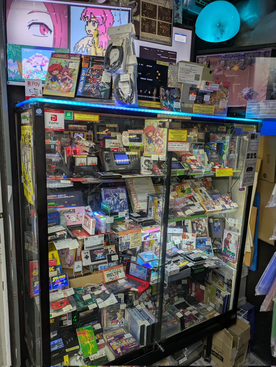 月曜日！
晴れヽ(´ー｀)ノｳﾋｰ

おはようございます！
家電のケンちゃん開店しております！

梅雨どこ行った？って感じですが明日以降は天気が崩れるそうなのでちょっとは降らないとまずいやろな感じです。

世界情勢がややこしいですが、とりあえずは熱中症に気をつけて過ごしましょう。