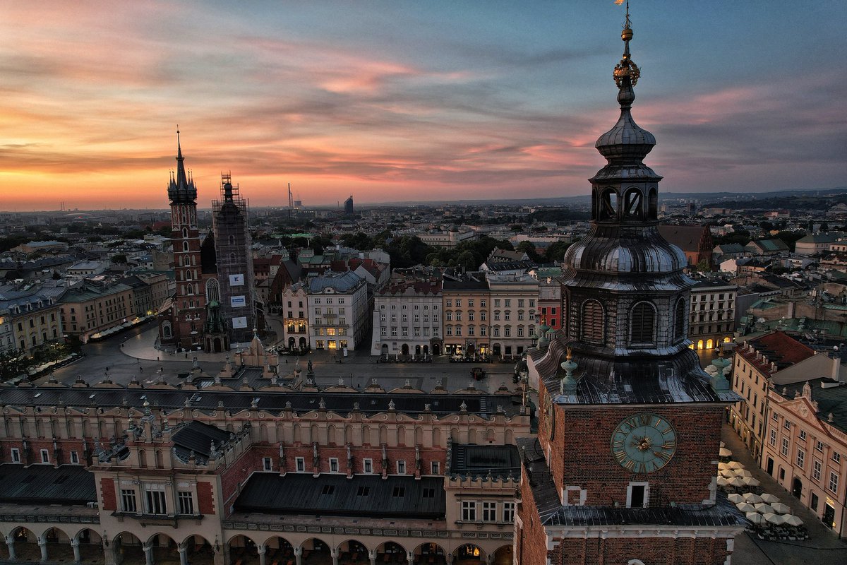 MGraftan68418's tweet image. Kraków o poranku
#air2s #kraków #Poland #krakow #dji #drone