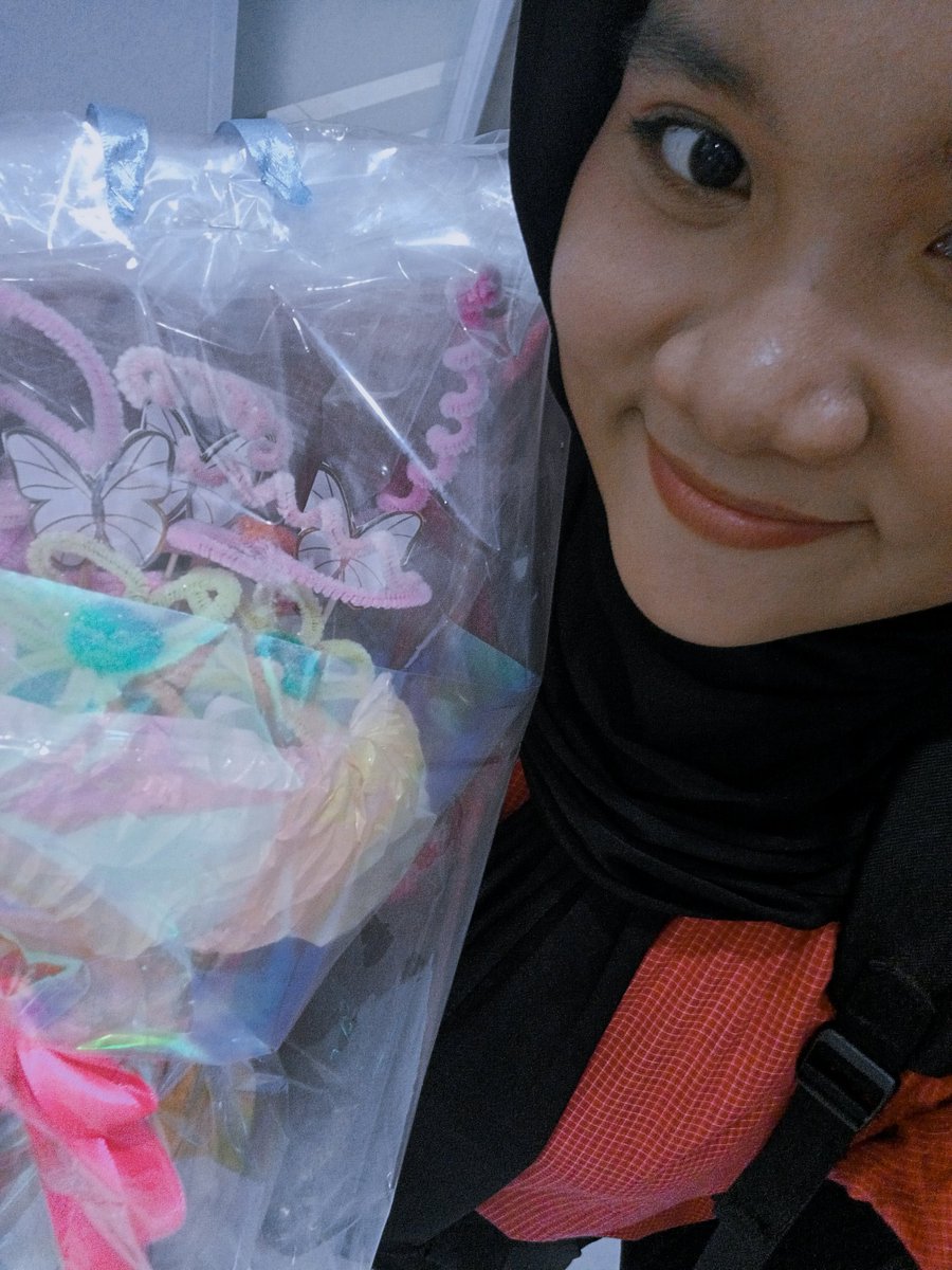 𝓑𝓮𝓵🦕 tweet media