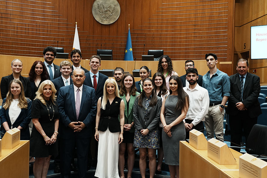 🇺🇸🇬🇷🇨🇾Η Πρόεδρος της Βουλής των Αντιπροσώπων δέχθηκε ομάδα ομογενών φοιτητών του Ιδρύματος του Αμερικανικού Ελληνικού Ινστιτούτου (AHIF) tinyurl.com/AHIFstudents