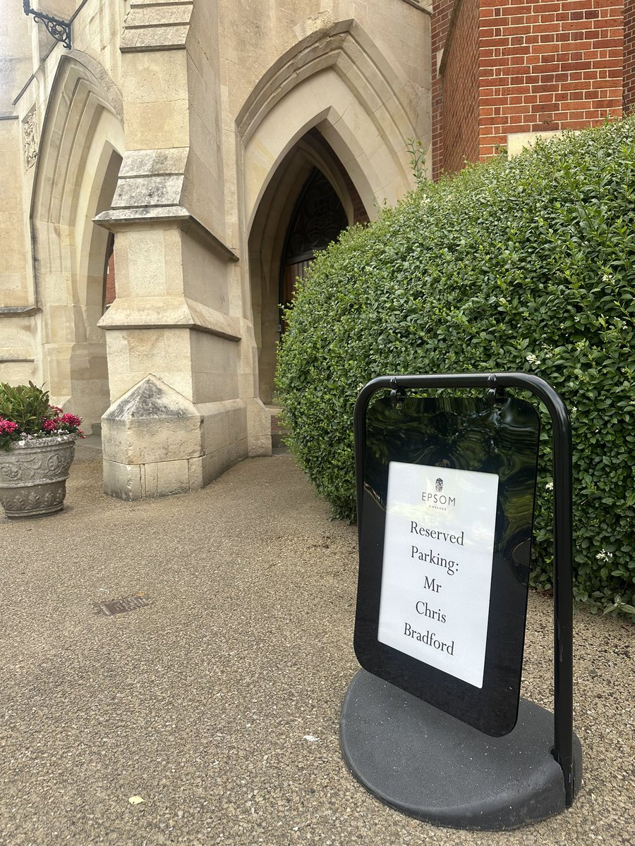 YoungSamurai's tweet image. Birthday book tour!!! 🎂 First stop @EpsomCollegeUK for the first day of my mammoth book tour… and it’s my birthday. What a way to celebrate 🥳