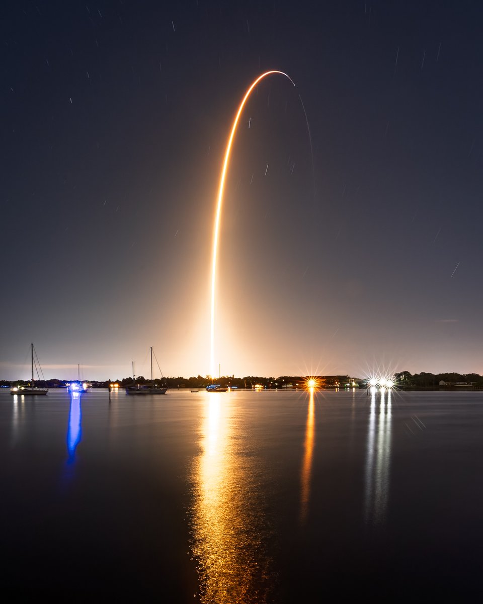 rpg571's tweet image. 🚀Kicking off a doubleheader! 

🛰️SpaceX’s Falcon 9 lit up the sky at 1:58 AM EDT from Cape Canaveral’s SLC-40, launching 27 Starlink satellites! 

🛰️Next up: ULA’s Atlas V at 6:54 AM EDT from SLC-41 with 27 Project Kuiper sats. Cosmic vibes all morning!  

#SpaceX #ULA