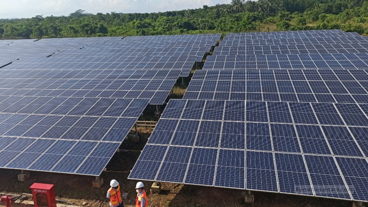 BursaNusantara's tweet image. ITMG Genjot PLTS Atap, CPI Tumbuh Eksponensial

🔋 PLTS Atap 694,96 kWp dipasang di 3 gerai DEPO
🌿 Hasilkan 17.684 MWh energi &amp;amp; hemat 13.868 ton CO₂e
🌱 Target 35 MWp hingga 2025
🌞 Layani 50+ mitra komersial
Selengkapnya di bursanusantara.com/itmg-genjot-pl…
#energi #PLTS #ITMG