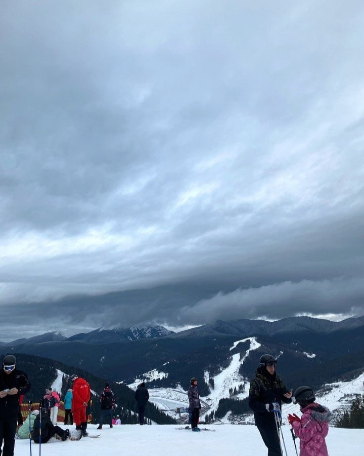Nicole77888's tweet photo. Anyone want to go skiing this winter? Let's experience the joy and excitement of the snow together!😎😎 https://t.co/kVdoCNTHdZ