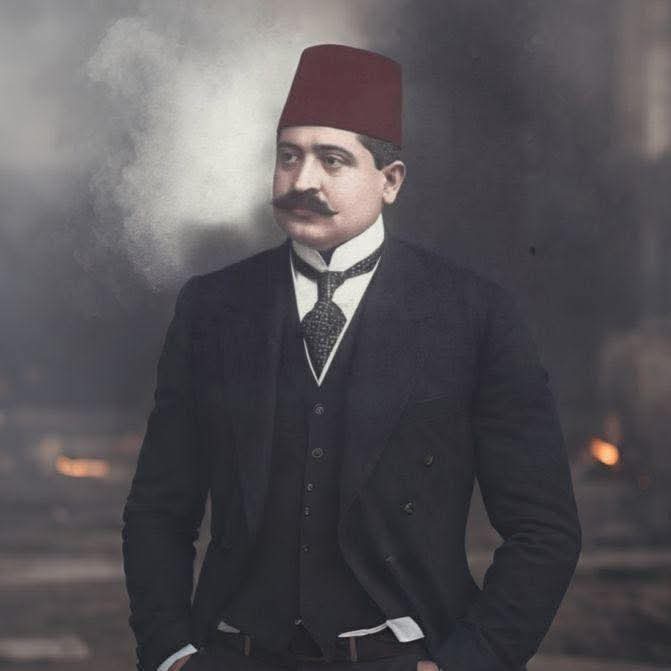 İttihat ve terakki'nin kurucularından olan osmanlı devlet adamı. bab-ı ali baskınından sonra dahiliye nazırı olmuştur. enver ve cemal paşalarla birlikte üç paşalar iktidarını kurmuşlardır.

1921'de berlin'de ermeni soğomon tehliryan tarafından suikaste uğrayarak öldürülmüştür.
