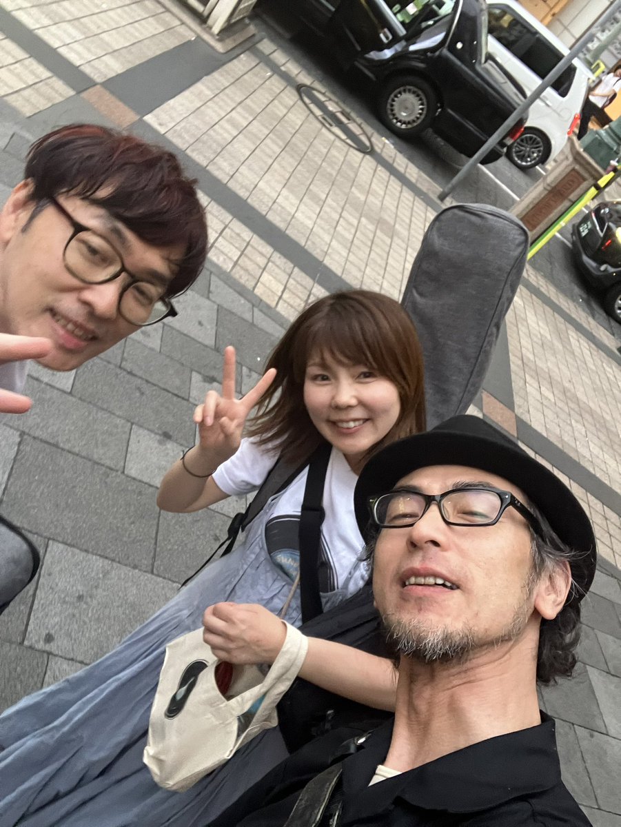 TaijiVop's tweet image. 2025/6/21(土) @神戸三宮 D×Q

「Sunny Days &amp;amp; Guitars  in Kobe」

調子乗って打ち上げ参加させていただきました😅

ホンマよう飲んだ…
楽しい夜をありがとう💕

#overcoats
#theimitationhearts
#25mfloater
#SUNBEAMS
#strawberry
#神戸三宮DQ
#powerpop
#guiterrock
#indierock