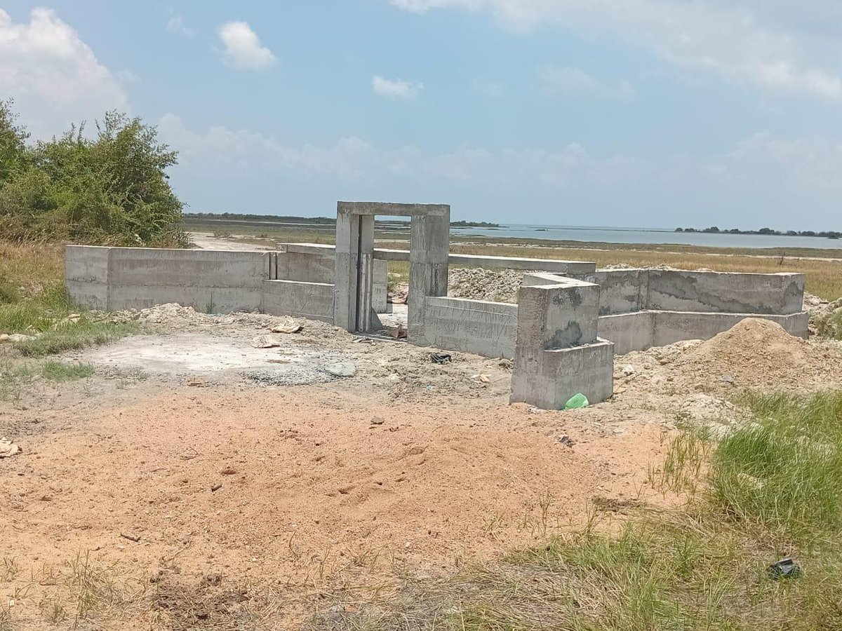 UNDPSriLanka's tweet image. In the quiet village of Karukaithivu, in the Cheddiyakuruchchi Grama Niladhari Division of Kilinochchi, the sea had long threatened more than just the coastline. Each monsoon season brought rising #tides that crept inland, leaving behind salt-laden water that poisoned the #rice