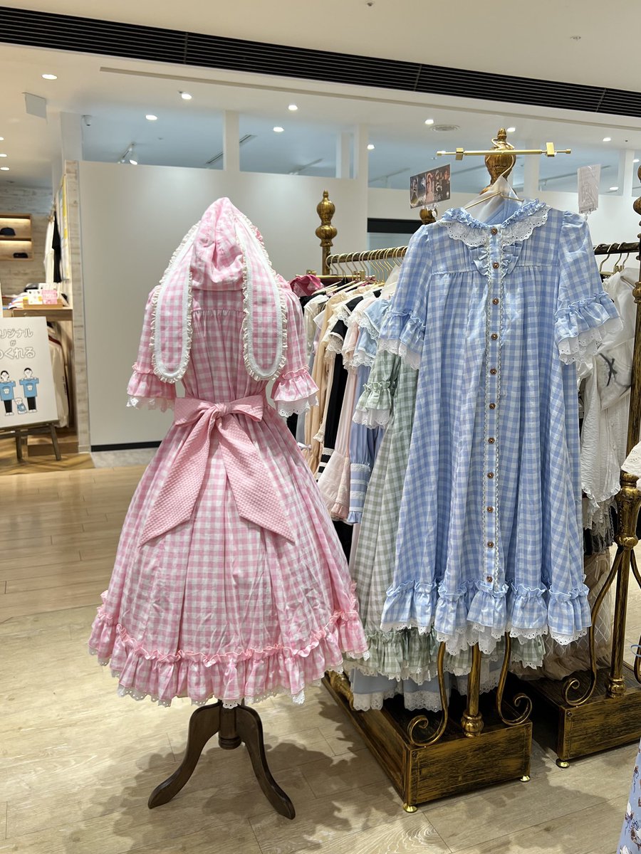 こんにちは #星箱新宿店 です🌟🕊️ 🐰チェルシーガール うさ耳フード