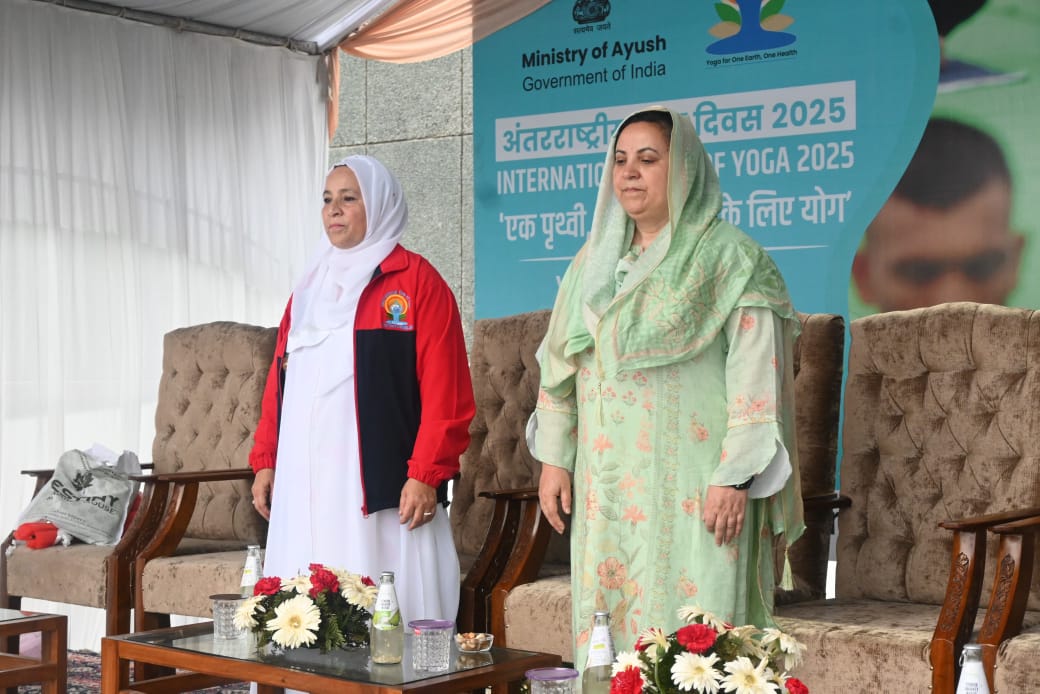 IdyJammu's tweet photo. Vibrant IDY celebration at SKICC Srinagar @mdniy @MoHFW_INDIA @moayush  @pmo https://t.co/SquSZxy5fD
