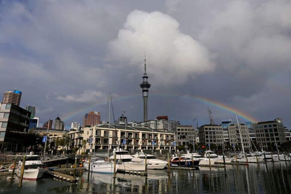 🇳🇿 GOT $3 MILLION? NEW ZEALAND WANTS YOU

Wanna move to New Zealand? 

If you’ve got $3 million, they’ll hold the door open for you.

They even scrapped the English test and lowered the price tag to make it easier for big spenders to get in.

The plan? Get rich people to invest