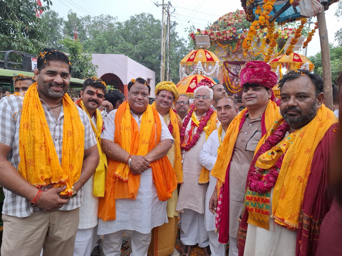 Pradeep_bjpmtr's tweet photo. मथुरा महोली रोड क्षेत्र में निकाली गई भगवान परशुराम शोभा यात्रा में सहभागिता 
आयोजनकर्ताओं को सफल आयोजन की बहुत-बहुत बधाई 
जय परशुराम
 जय भाजपा@sunilbansal @ArunSinghbjp @BJP4UP https://t.co/Y2zlsg6y1j