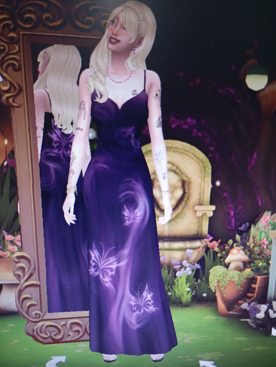 hacerla en los sims para obligarla a q se case conmigo y tener mil hijos y vivir felices para siempre