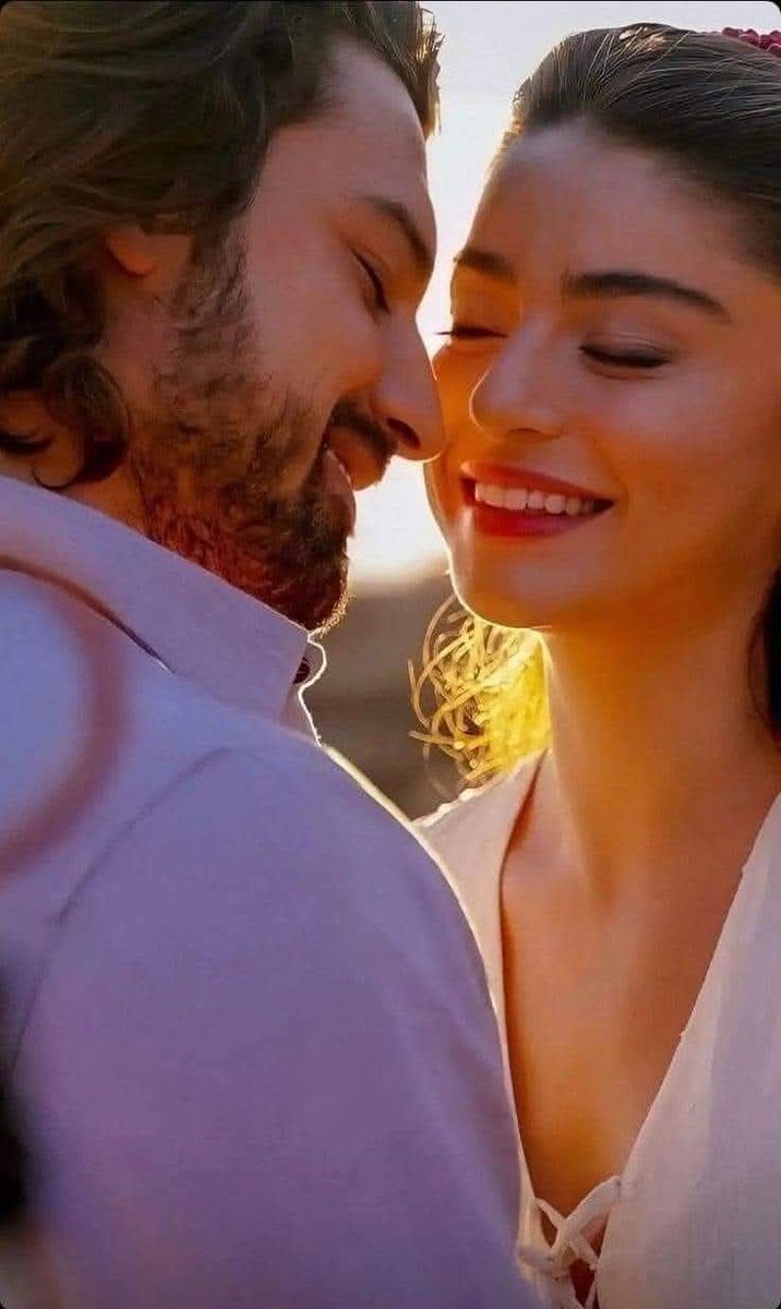 ढूंढती है ये नज़र तुझे दर - बदर...!!!

न जाने तू कहां है, ऐ मेरे हमसफर...!!!!