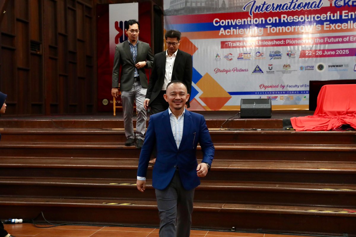 Ekonomi MADANI dan dunia pasca-normal

Mewakili IAIS saya telah berpeluang untuk berkongsi pandangan mengenai peran kerangka tatakelola MADANI dalam mencorakkan pendekatan ‘Moral Economy’ (ekonomi berteraskan moral) di dalam dunia pasca-normal.

Saya berasa amat teruja berbicara