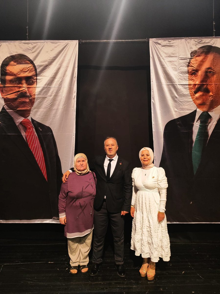 bbpistanbulil's tweet photo. İl kadın kolları başkanı sn. Hülya ŞENCAN Küçükçekmece İlçe kongresinde divandaki yerine aldı kongremiz istanbul'umuza Küçükçekmece'mize hayırlı olsun.
#varolsunteskilat
@Mustafa_Destici 
@gokhanilgar
@dilekk14 
@hlysncn https://t.co/dSYIVTwCbc