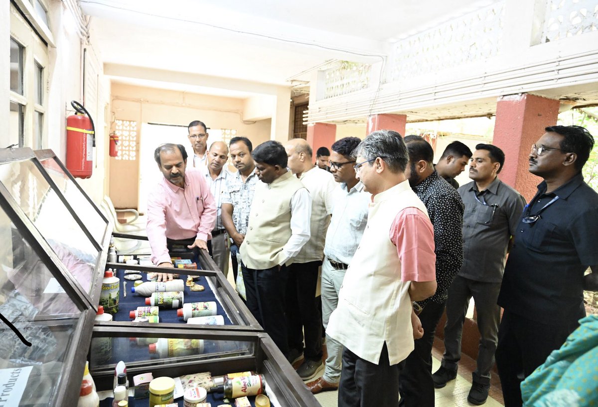 Visited MGIRI,Wardha to understand their innovative work in rural development and sustainable employment generation. Productive discussions with Director Dr. Ashutosh Murkute on exploring similar models for Goa to strengthen village industries and local livelihoods.
#MGIRI #Rural