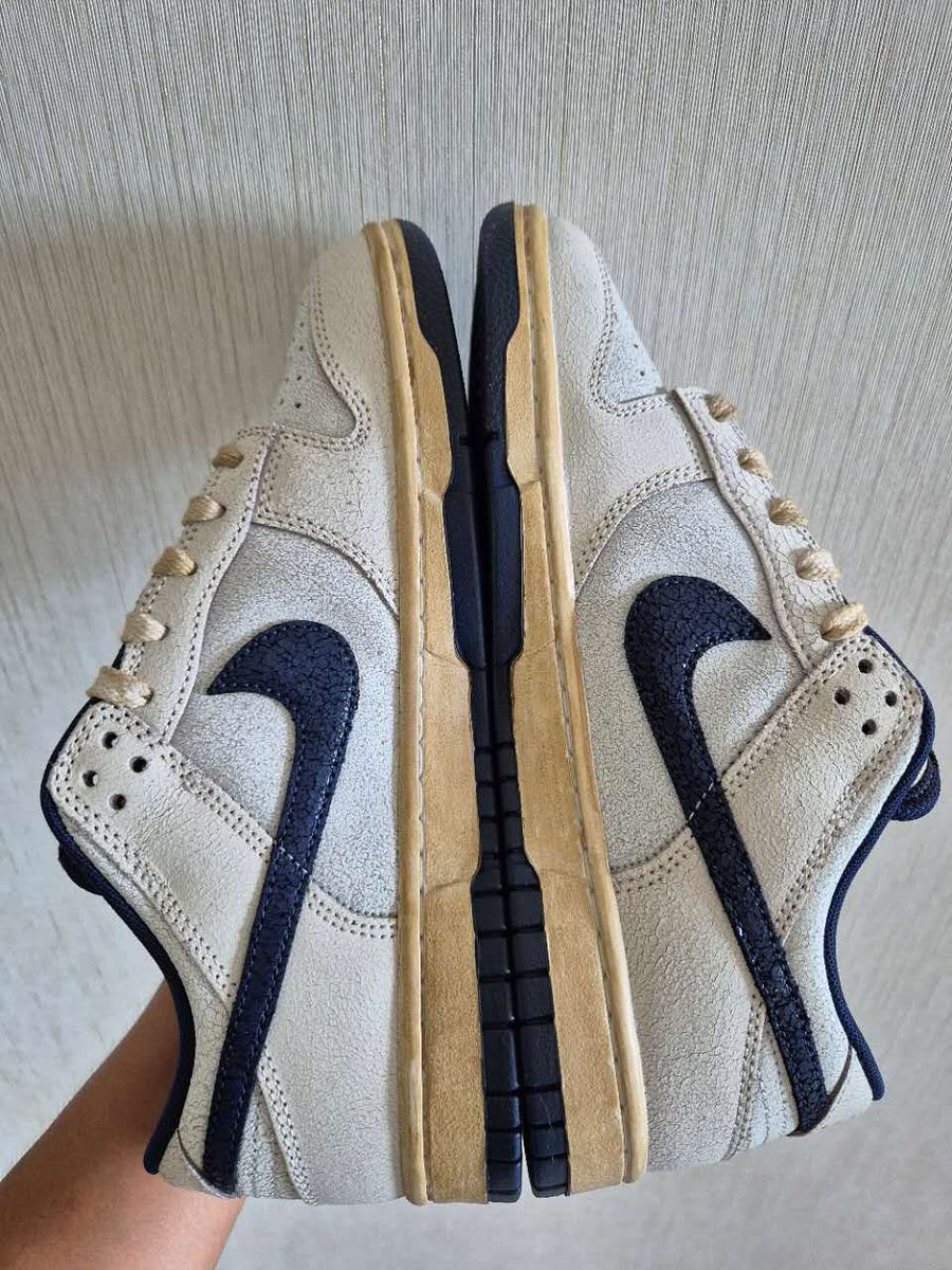 JustFreshKicks's tweet photo. FIRST LOOK: Stranger Things x Nike Dunk Low 👀

🗓️ Holiday 2025 https://t.co/2oN2L5uuX4