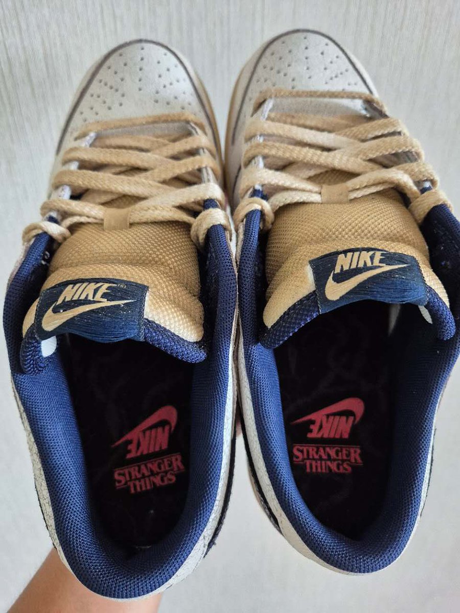 JustFreshKicks's tweet photo. FIRST LOOK: Stranger Things x Nike Dunk Low 👀

🗓️ Holiday 2025 https://t.co/2oN2L5uuX4