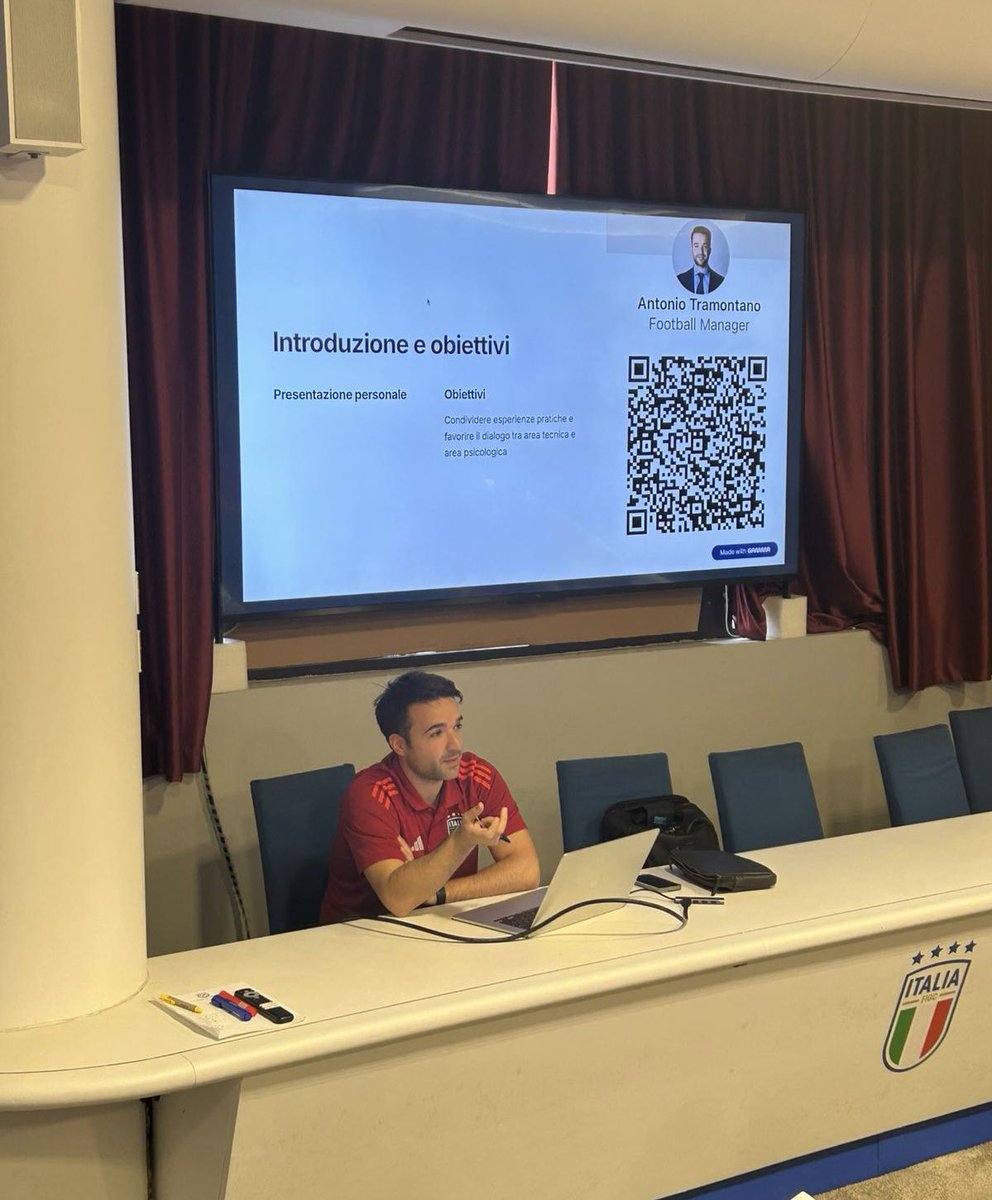 tramontano___a's tweet photo. Ho avuto l’opportunità di intervenire al Corso di Psicologia del Calcio del Settore Tecnico della @FIGC, portando la mia testimonianza da dentro il campo.

Non mi sono posto come esperto, ma come professionista che ogni giorno vive il calcio con le sue complessità. https://t.co/T7JWeYuNMF