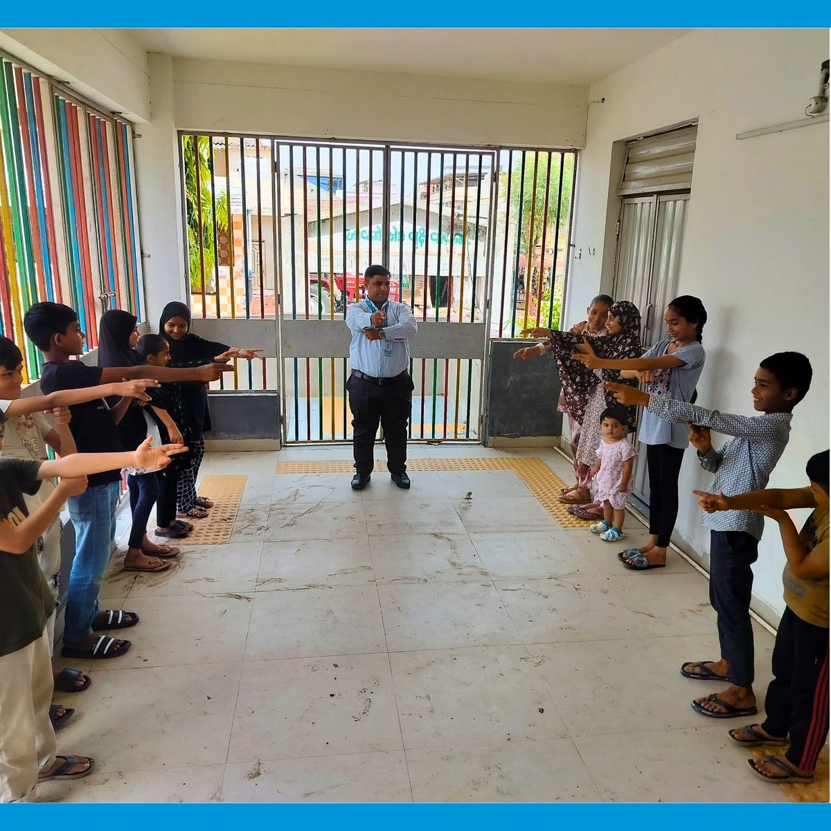 Under the Rural Education Program in Bharuch, local volunteers are conducting tuition classes in 21 villages with support from sarpanches. Over 500 students are benefiting, and some panchayats have requested their help in regular school teaching.
#SRFFoundation