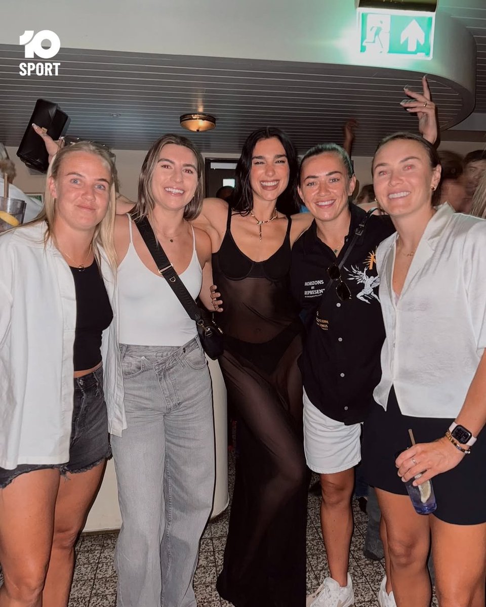 10 Sport (@10sportau) on Twitter photo So nice of Matildas stars Caitlin Foord and Steph Catley to snap a pic with a fan!
<a href="/DUALIPA/">DUA LIPA</a> <a href="/TheMatildas/">CommBank Matildas</a> <a href="/10FootballAU/">10 Football</a> So nice of Matildas stars Caitlin Foord and Steph Catley to snap a pic with a fan!
<a href="/DUALIPA/">DUA LIPA</a> <a href="/TheMatildas/">CommBank Matildas</a> <a href="/10FootballAU/">10 Football</a>