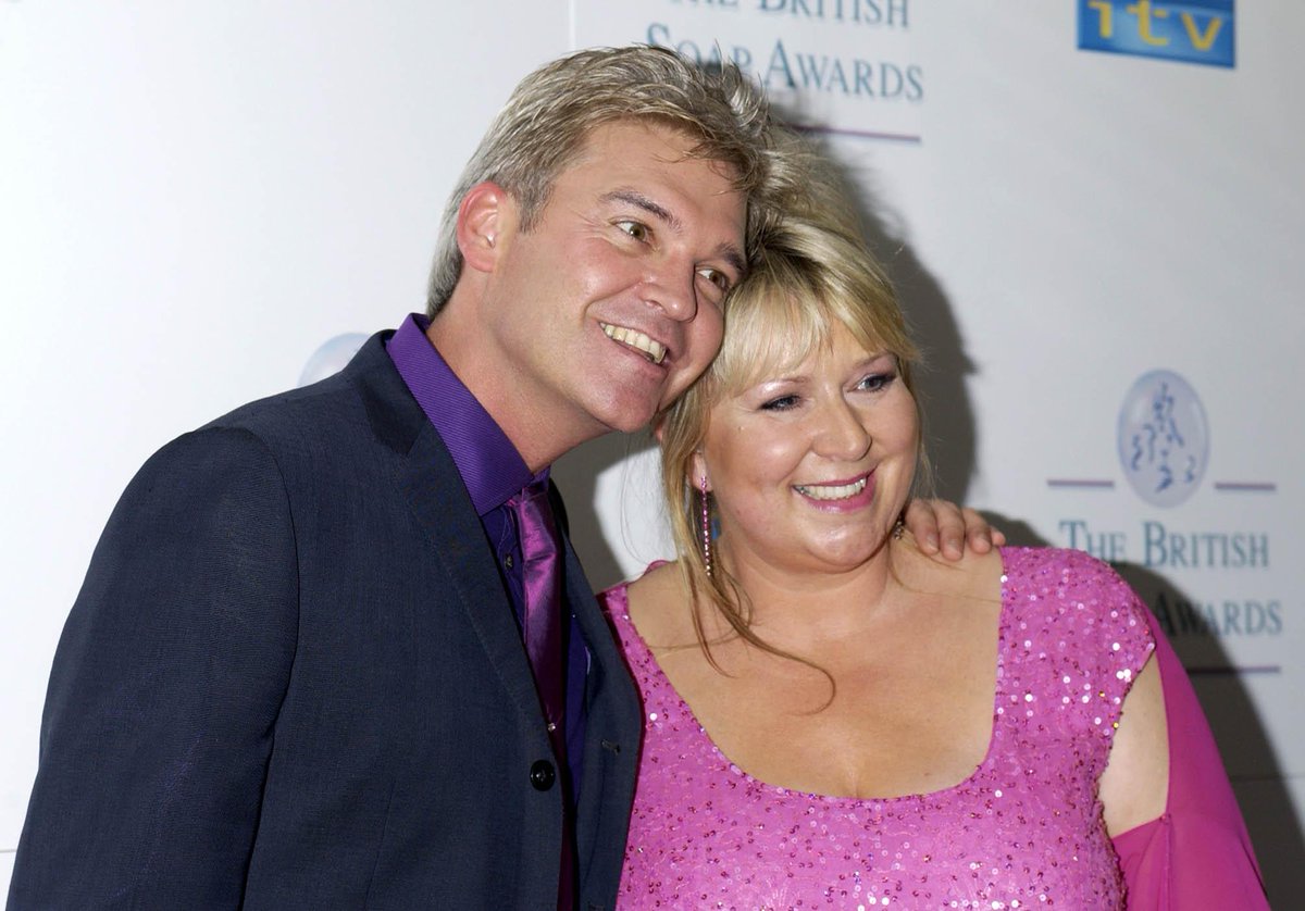 Fern Britton says she remembers working with Philip Schofield "with fondness".

His former This Morning co-host has described their years working together as "mostly great fun".

More on this here: radionewshub.com/articles/showb…