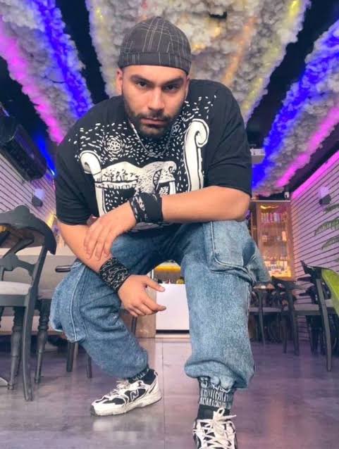 TaranehM's tweet image. چه شب هایی تا صبح با قطع شدن نفس یکی از هم وطنانم نخوابیدم 
به یاد محسن شکاری میگم #MIGA