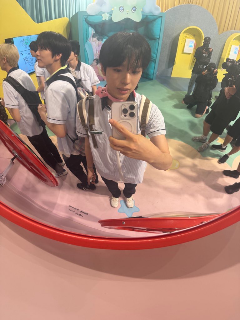 cheese45_'s tweet photo. 하복 유우시 ㅈㅉ좋다 https://t.co/POKuWLjcrO