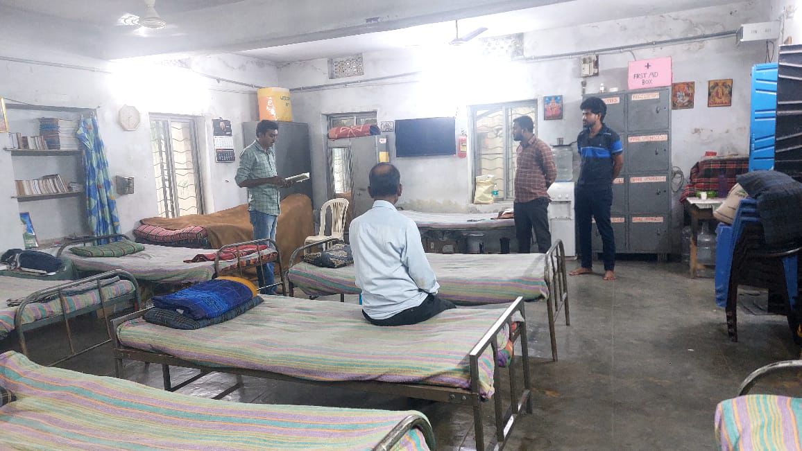 Hyderabad opens its arms 💙
Every night, around 600 people find safety in 18 night shelters run by <a href="/GHMCOnline/">GHMC</a> — with free beds, hot meals &amp; care, 365 days a year.
Let’s ensure no one sleeps on the streets.
#GHMC #HyderabadForAll #CommunityCare
#Hyderabad #Telangana