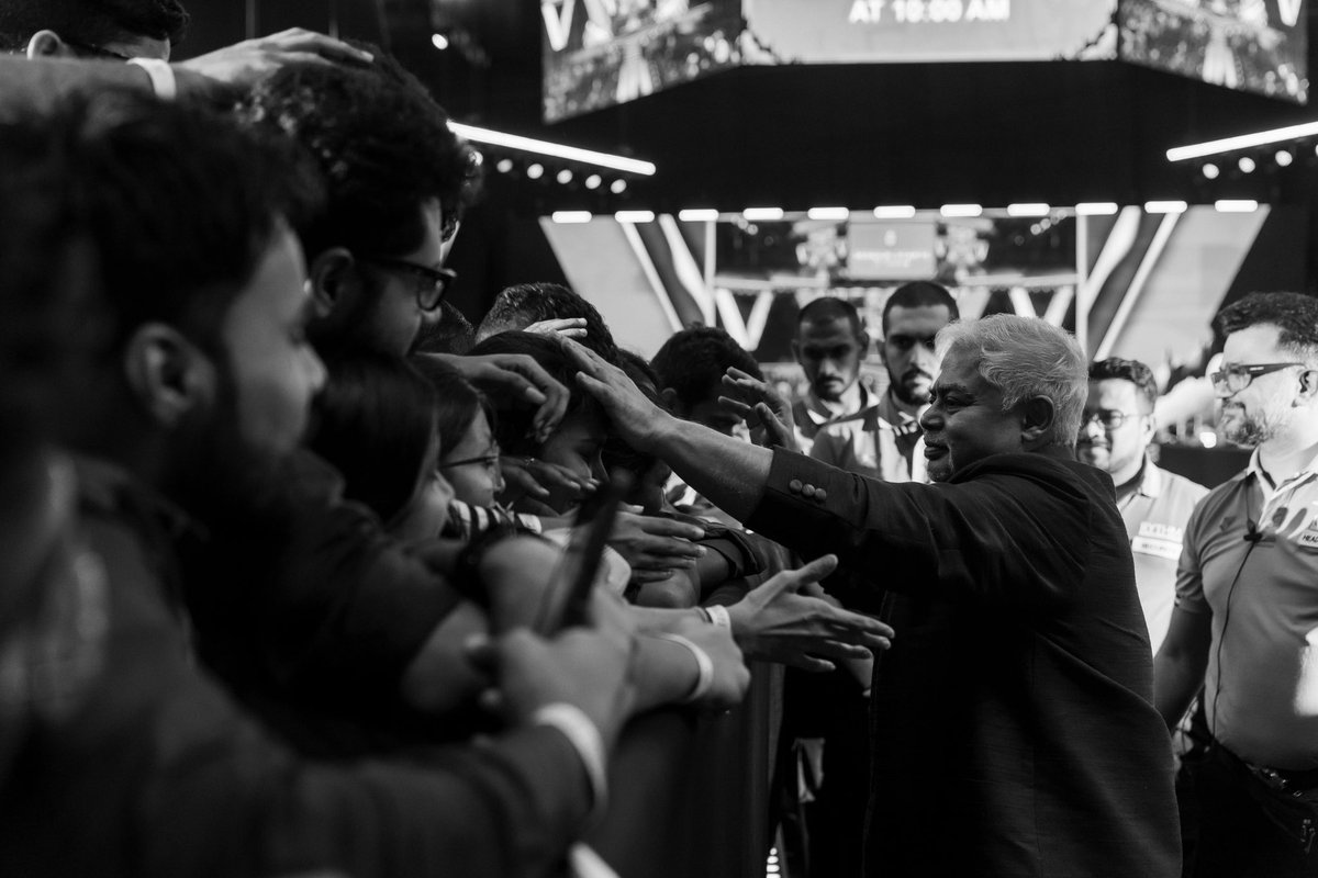 VjayEswaran's tweet photo. Day 2 wasn’t just another day—it was a decision.
To rise. To question. To build.
This journey isn’t about speed. It’s about direction.
Look back at the highlights—but more importantly, look within.
#VCON2025 #PurposeDriven #GrowthMindset #DSVE https://t.co/cCnjL55r2d