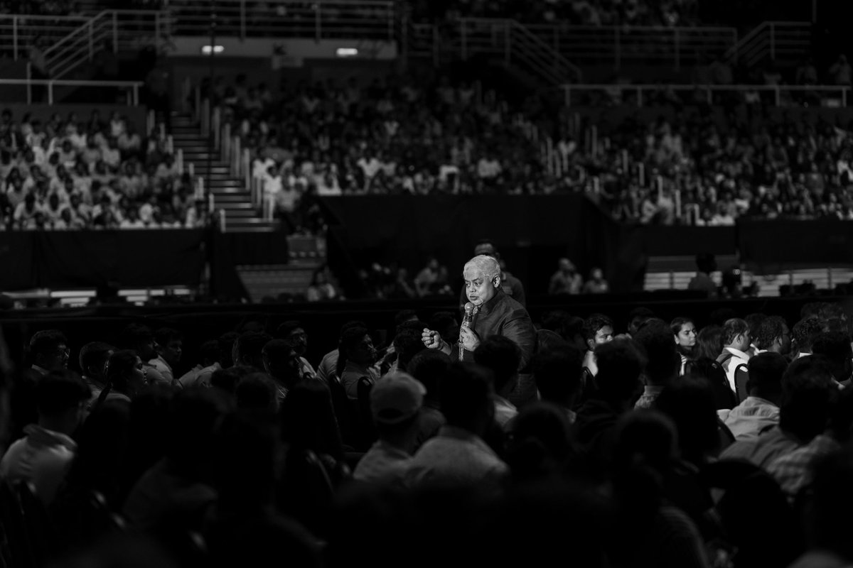 VjayEswaran's tweet photo. Day 2 wasn’t just another day—it was a decision.
To rise. To question. To build.
This journey isn’t about speed. It’s about direction.
Look back at the highlights—but more importantly, look within.
#VCON2025 #PurposeDriven #GrowthMindset #DSVE https://t.co/cCnjL55r2d