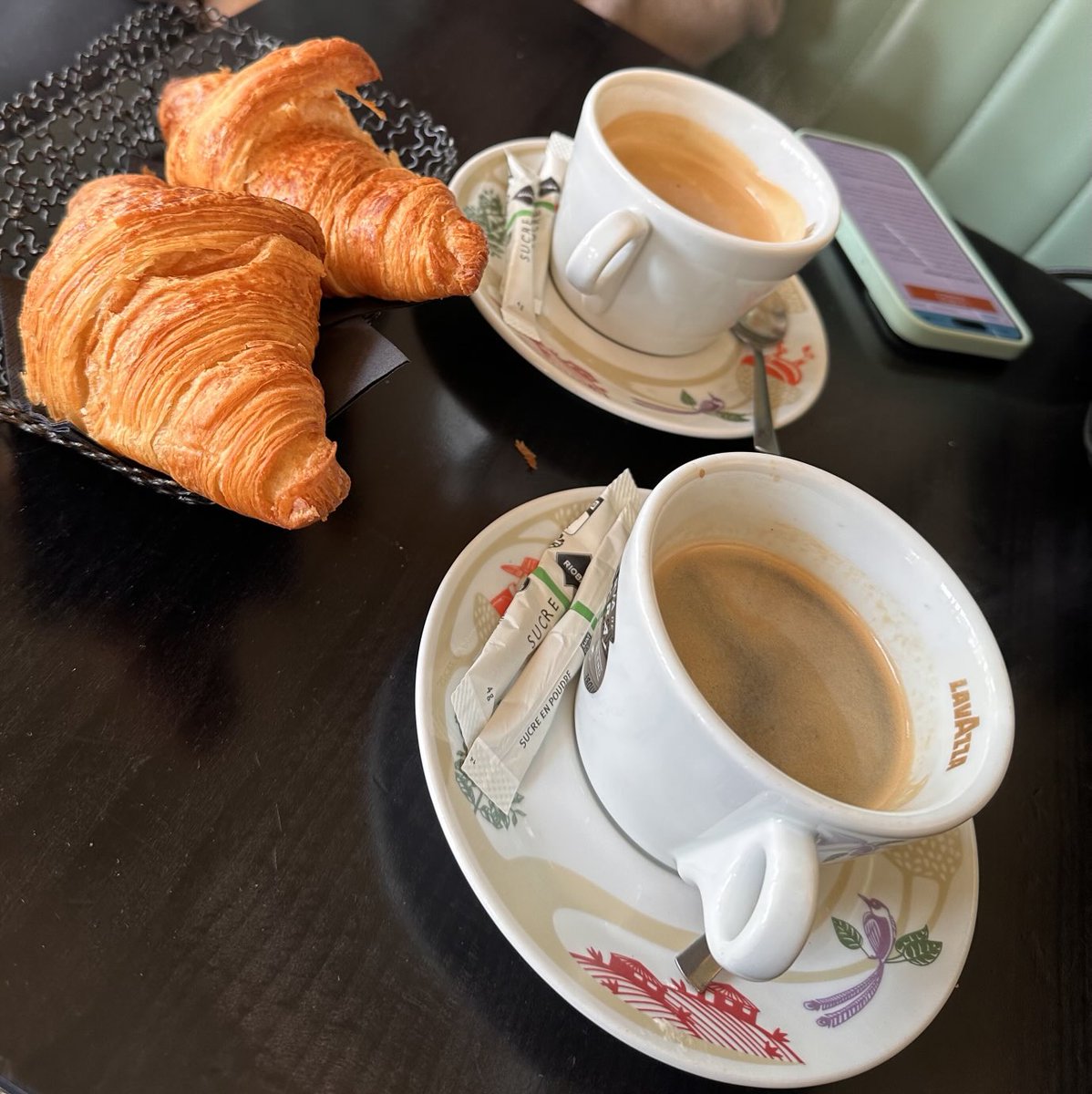 Coffee?☕️☕️

Good morning dear family 
Happy new week and a beautiful Monday