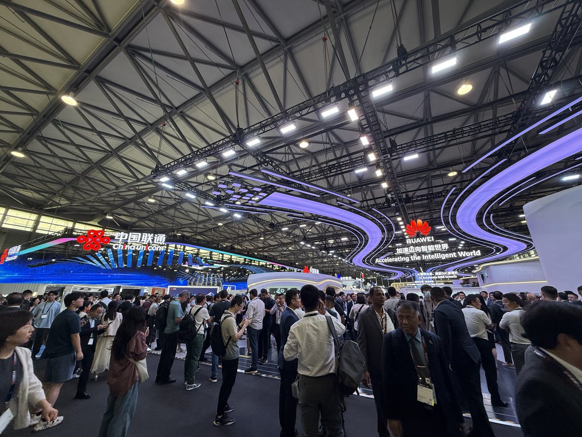 Vinsar_Telecom's tweet image. Day 1 at MWC25💡✨
Last week we explored the exhibition and got immersed in the world of cutting-edge tech.
It was truly a valuable experience full of insights and connections.
Already looking forward to the next MWC~
#MWC25 #MWCShanghai2025 #vinsar