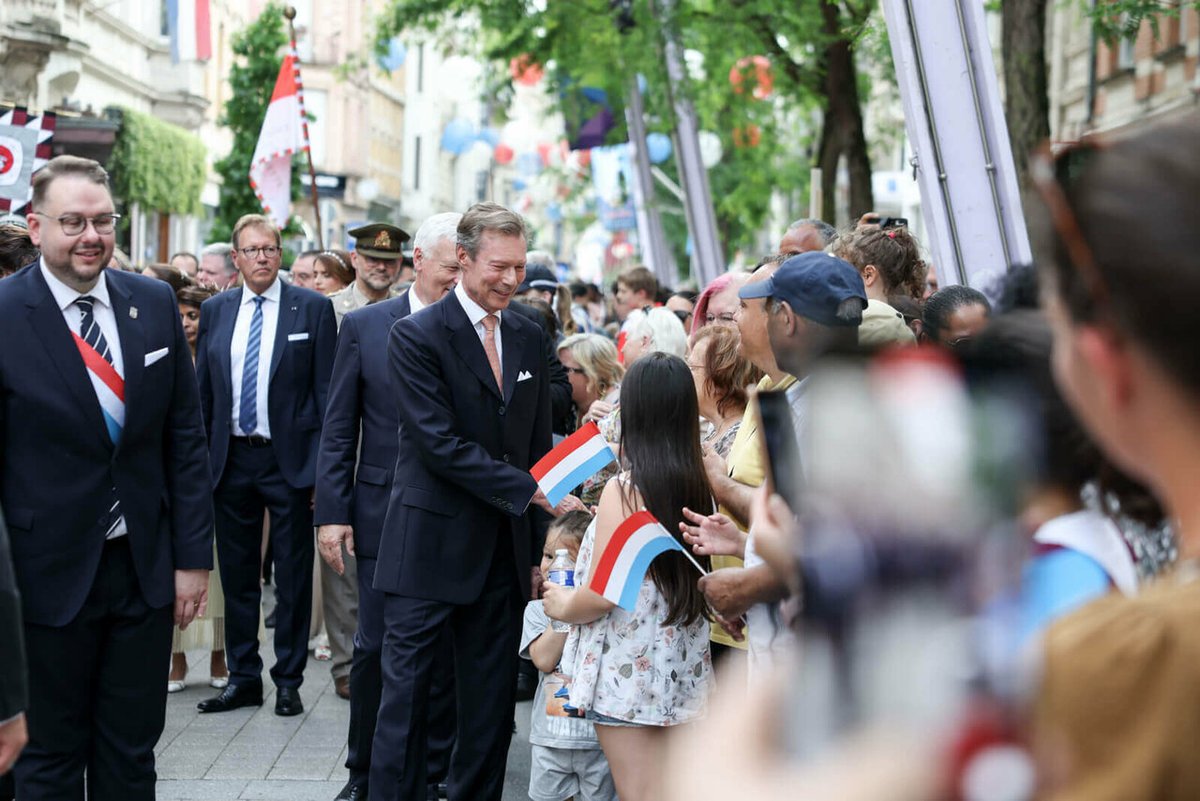 LUinNewDelhi's tweet photo. 1/ This year’s National Day celebrations in #Luxembourg🇱🇺 are special since it’s the last National Day under H.R.H. Grand Duke Henri, who will abdicate in October, in favor of his eldest son Guillaume. This year’s festivities also pay an official tribute to mark the 25 years’.. https://t.co/8lKc5Gjuu6