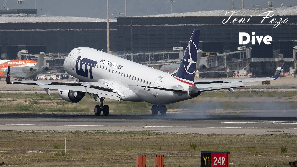 Aeropuerto de Barcelona LEBL el Prat,  <a href="/controladores/">😉Controladores Aéreos 🇪🇸</a> #lebl <a href="/spotteraviatio2/">spotter aviation LEBL</a> @carol_spotters <a href="/jclacruz/">Joan Carles Lacruz</a> <a href="/jcls_fierro/">Jorge Cristian Lobos Sala 🌎✈🇦🇷🇸🇦</a> <a href="/ENAIRE/">ENAIRE</a> <a href="/uri_fede/">Oriol Federico</a> @aeropuerto_bcn <a href="/jgagnot/">JG-jorgegagnot</a> <a href="/aena/">Aena</a> <a href="/air_comment/">AirComment</a> <a href="/drako8000/">Drako8000</a> <a href="/AvionesTodo/">TodoAviones</a> <a href="/toro_ana/">Ana De toro</a> @gorkamarsa @spottersbcn <a href="/oskitarmc/">oscar hernandez orti</a> <a href="/LOTAirlinesUS/">LOT Polish Airlines</a>