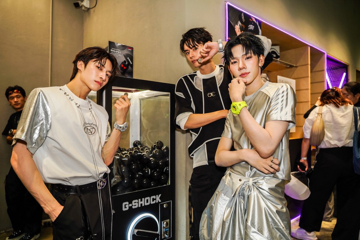 STARSOCIETY_TH's tweet photo. 5 หนุ่ม PERSES #PERSES #PERSES_TH อวดลุคเท่ พร้อมนาฬิกา G-SHOCK รุ่น GA-V01 สะท้อนตัวตนคนรุ่นใหม่ด้วยดีไซน์ล้ำอนาคต พร้อมท้าทายทุกขีดจำกัด https://t.co/8Zc6gVqYsX
#GAV01AndOnly #GAV01
#gshock #gshockth
#CASIOCMG #GSHOCKTH
#gshocksea #absolutetoughness
#JUNG_PERSES #NAY_PERSES
#KRITTIN_PERSES #PALM_PERSES
#PLUGGY_PERSES