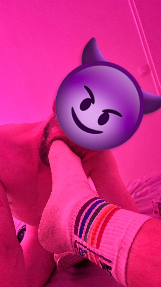 Sneaktoy tweet media